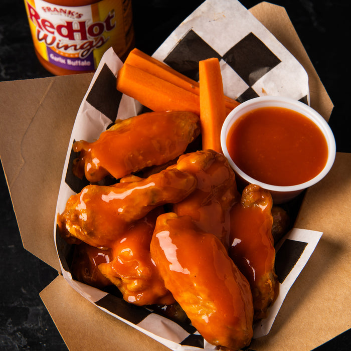 Frank's RedHot® Garlic Buffalo Wings Hot Sauce, 12 fl oz